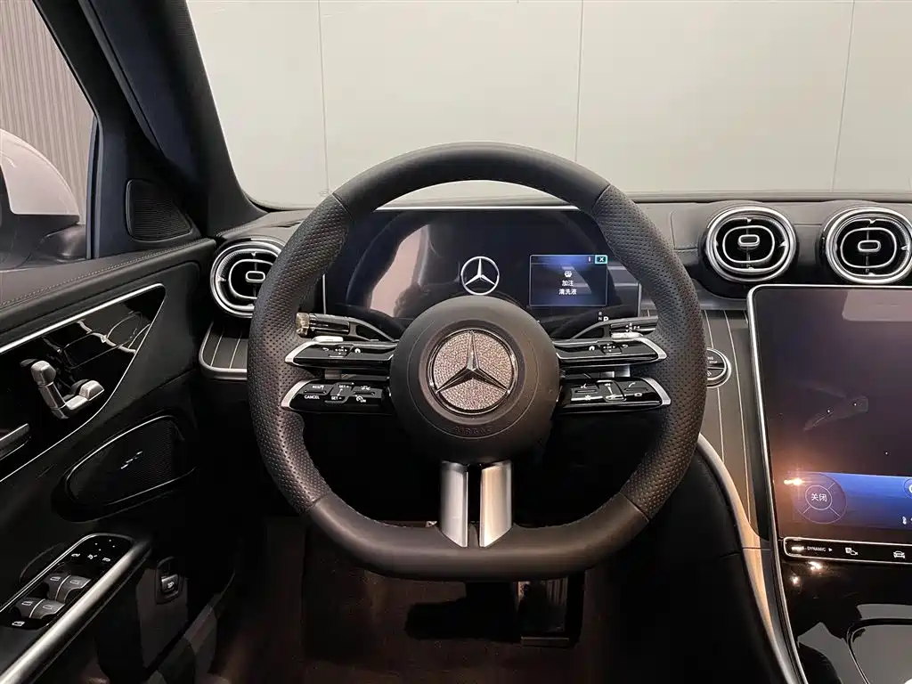 Mercedes-Benz C-Class 2024 — фото 13