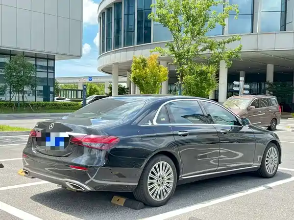 Mercedes-Benz E-Class 2022
