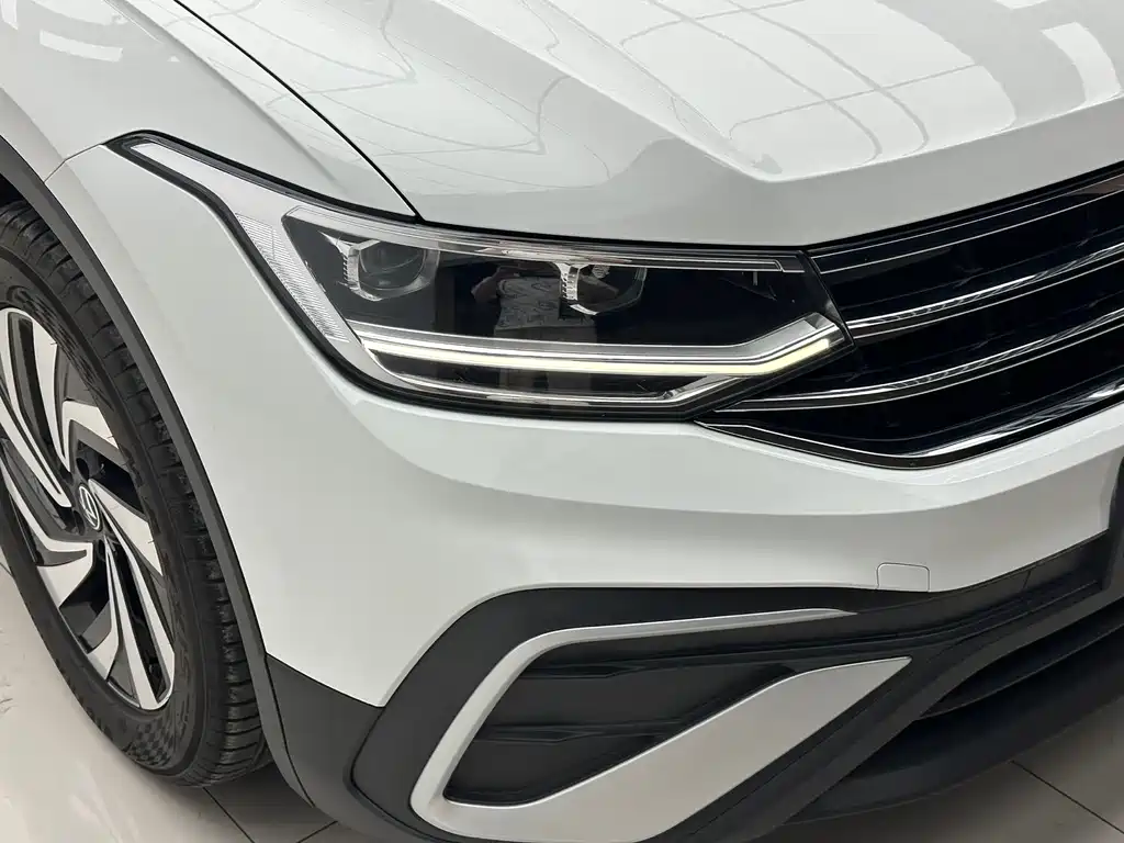 Volkswagen Tiguan L 2023