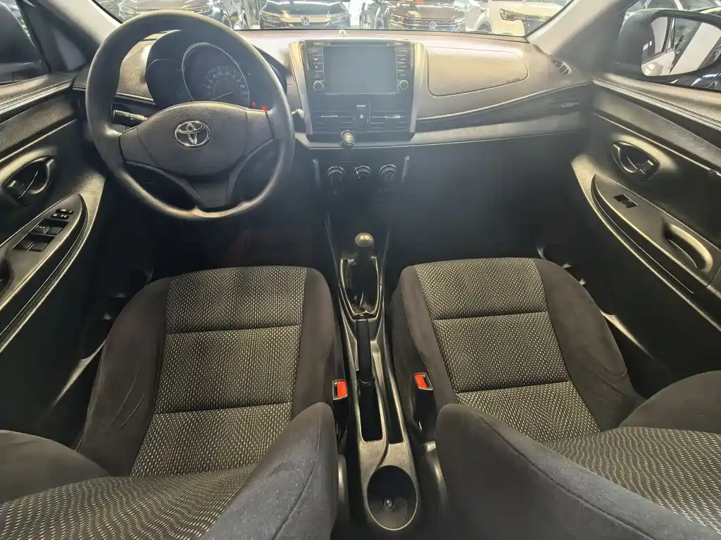 Toyota Vios 2015 — фото 9