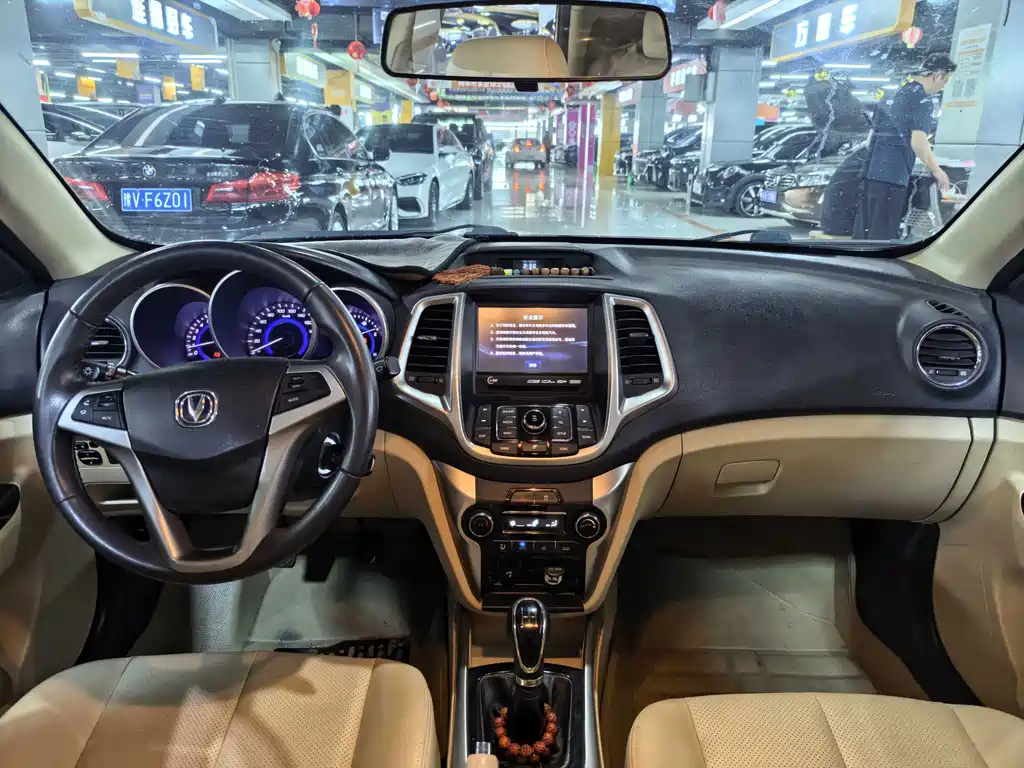 Changan Eado 2015 — фото 6