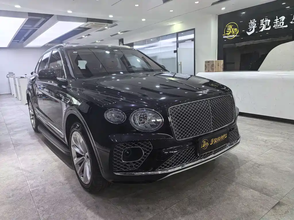 Bentley Bentayga 2021 — фото 17