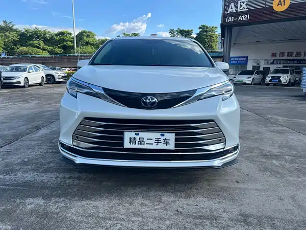 Toyota Sienna 2023