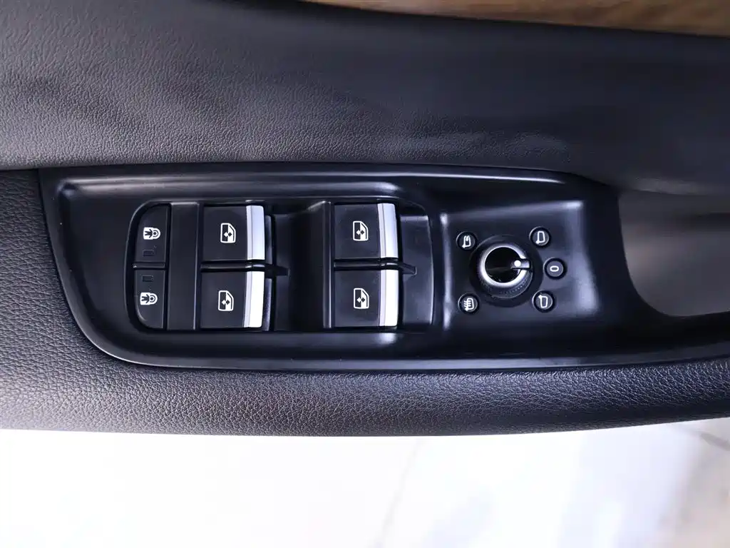 Audi Q7 2022 — фото 17