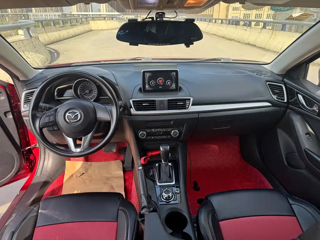 Mazda 3 Axela 2016 — фото 10