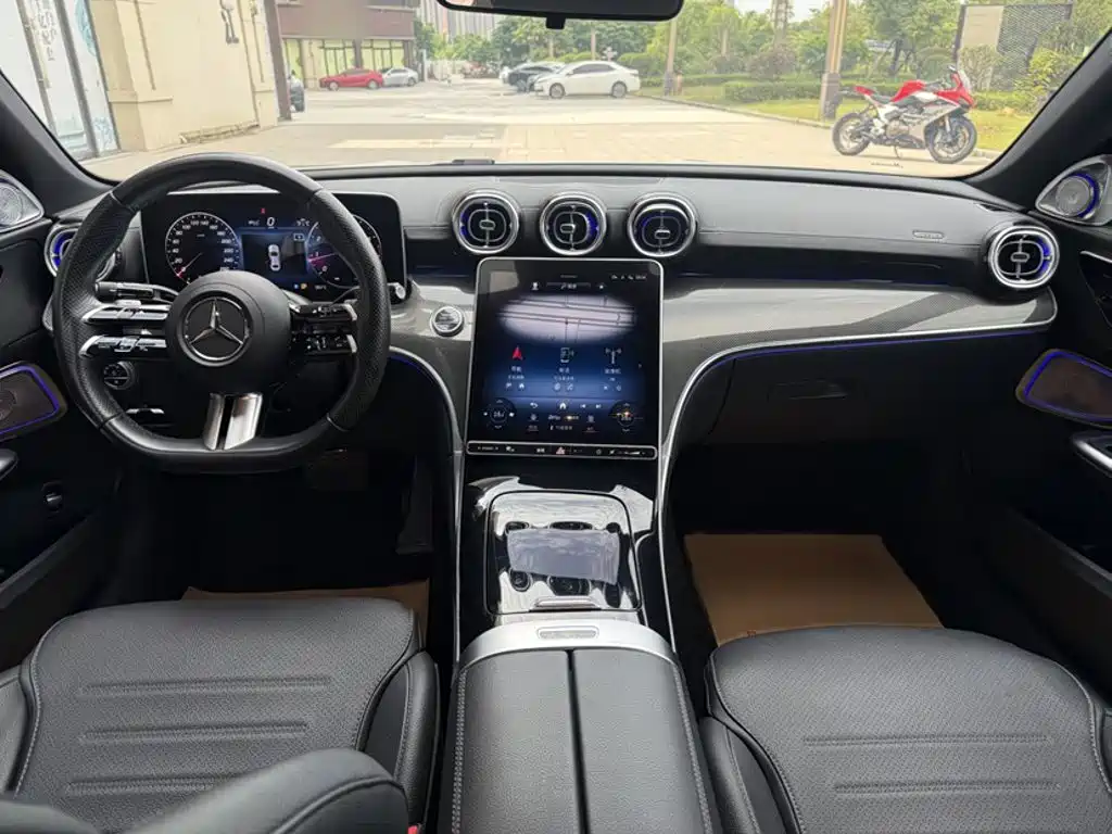 Mercedes-Benz C-Class 2023 — фото 13