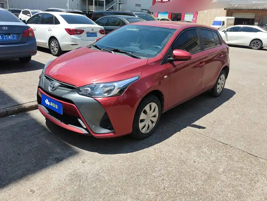 Toyota Yaris L 2021 — фото 1
