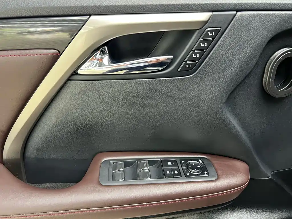 Lexus RX 2020 — фото 19