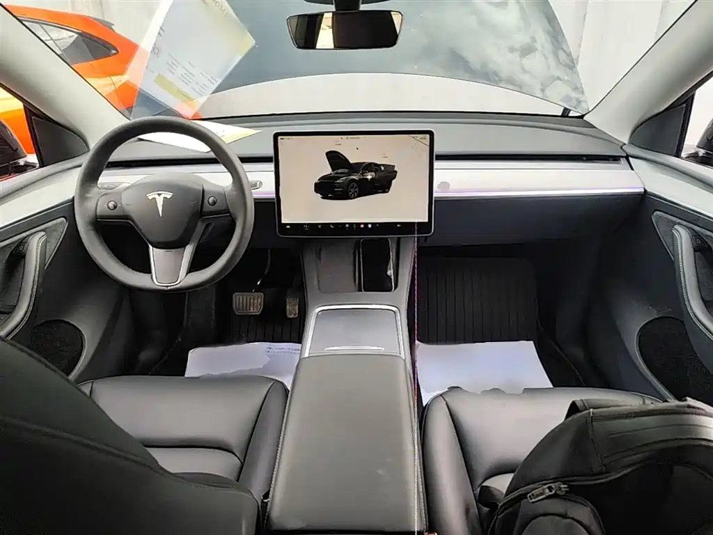 Tesla Model Y 2024 — фото 10