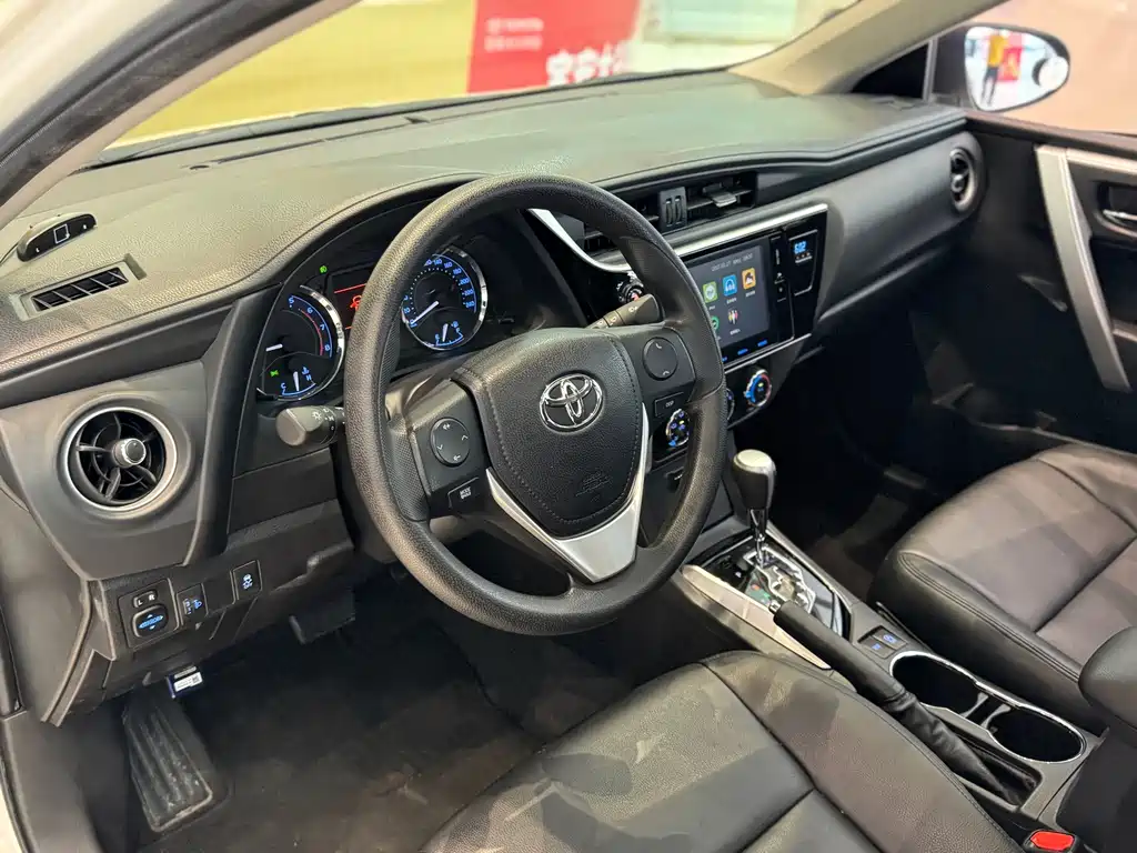 Toyota Corolla 2017 — фото 8