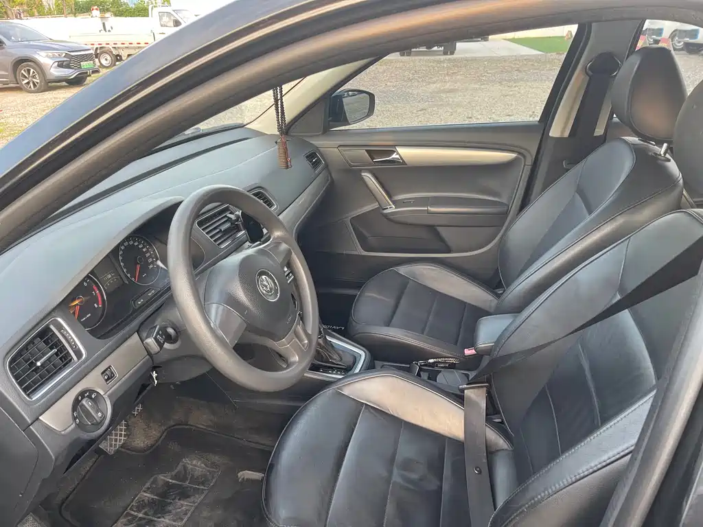 Volkswagen Lavida 2015