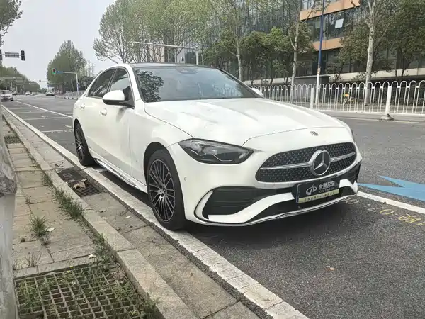 Mercedes-Benz C-Class 2024