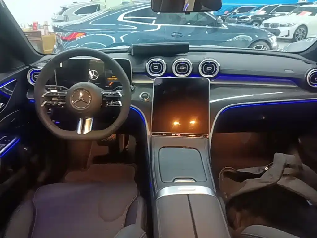 Mercedes-Benz C-Class 2023 — фото 10