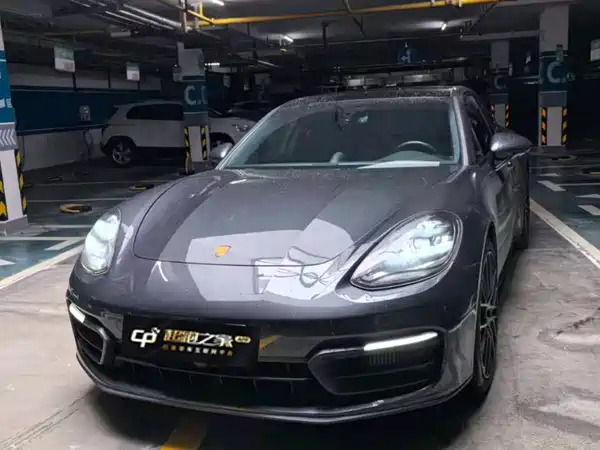 Porsche Panamera 2023