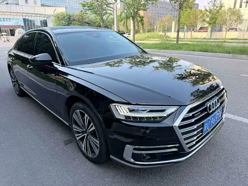 Audi A8 2018 — фото 3
