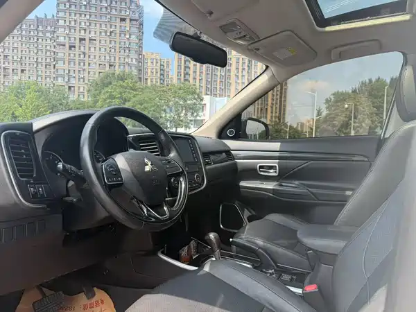 Mitsubishi Outlander 2017