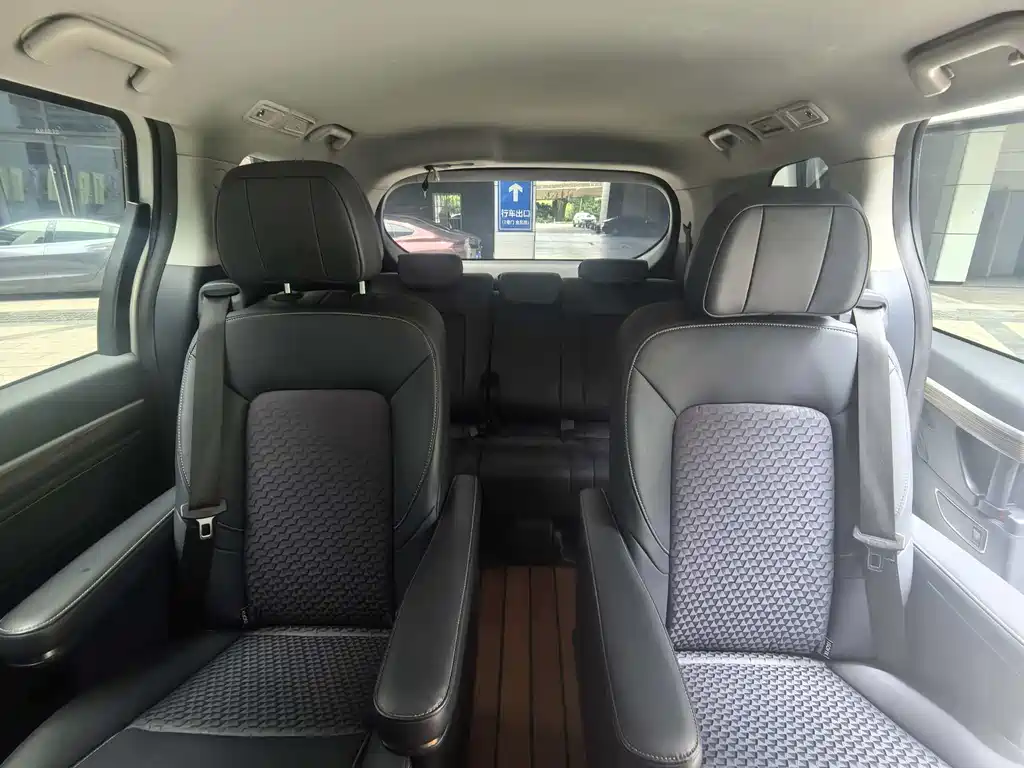 GAC Motor Trumpchi M8 2023 — фото 12