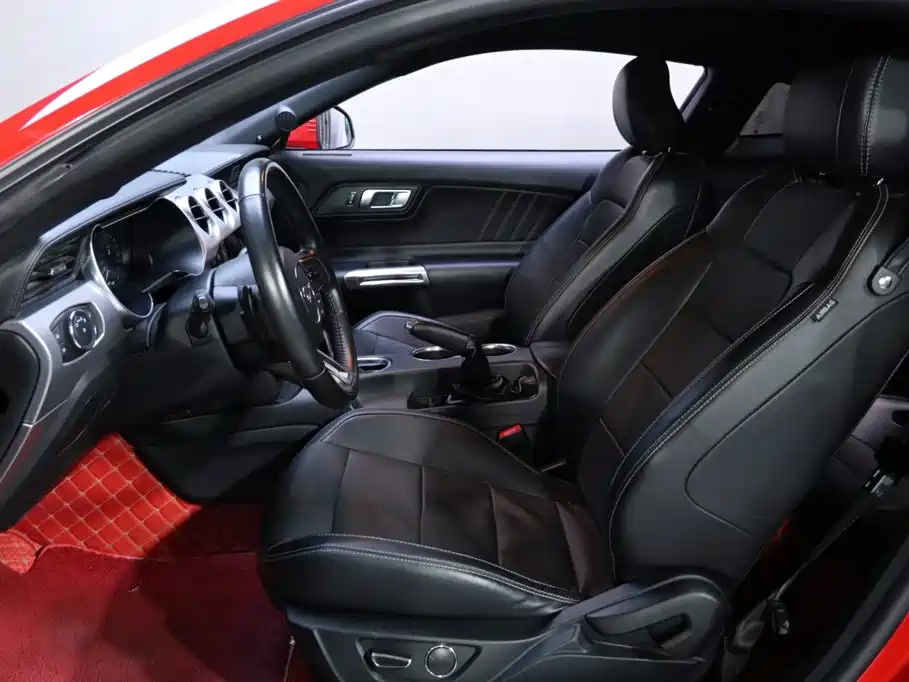 Ford Mustang 2019 — фото 16