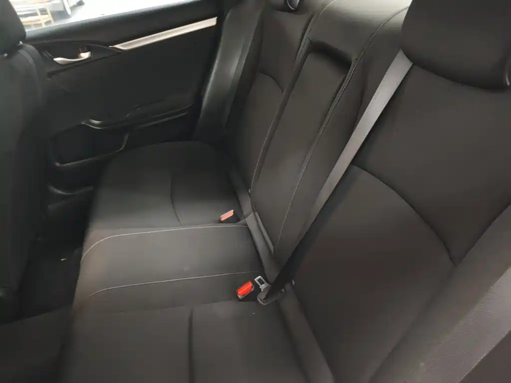 Honda Civic 2018 — фото 17