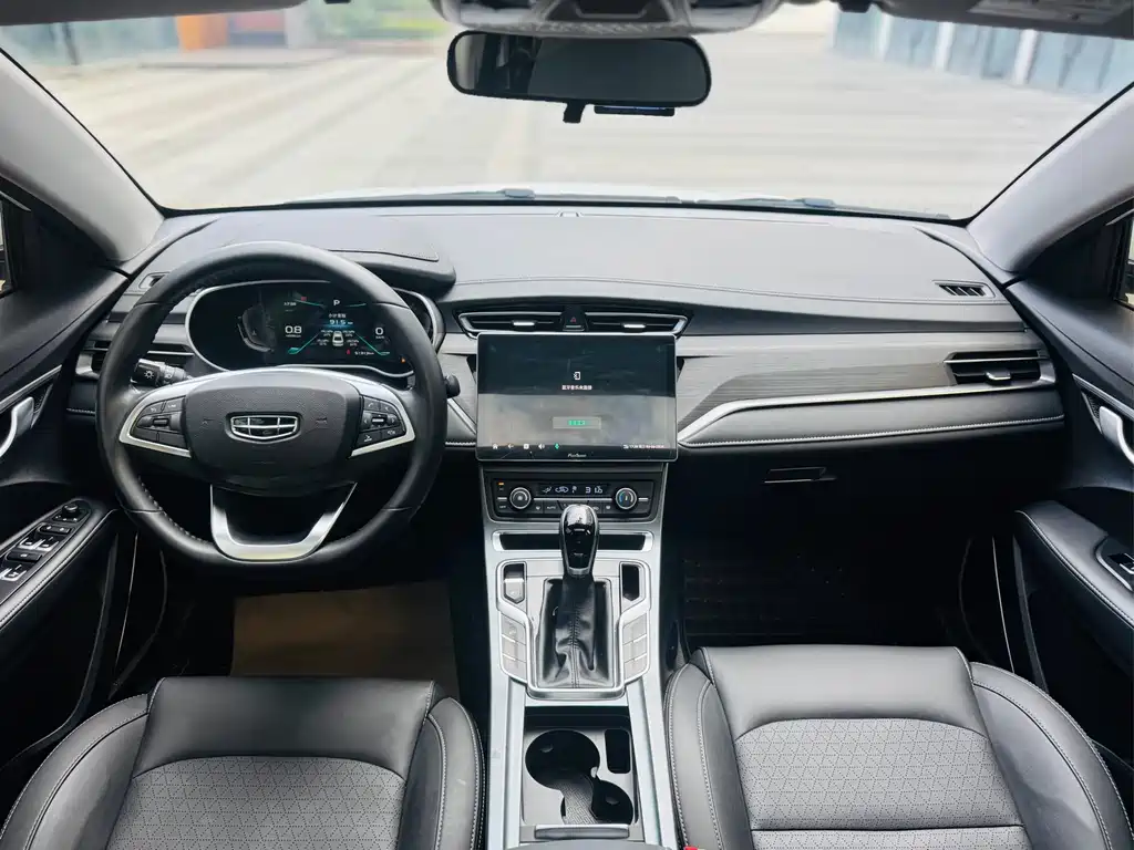 Geely Emgrand 2021 — фото 10