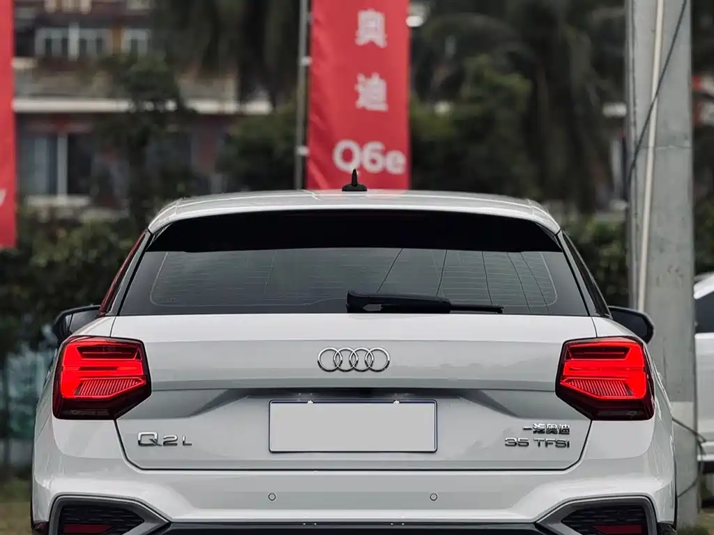 Audi Q2L 2024 — фото 12