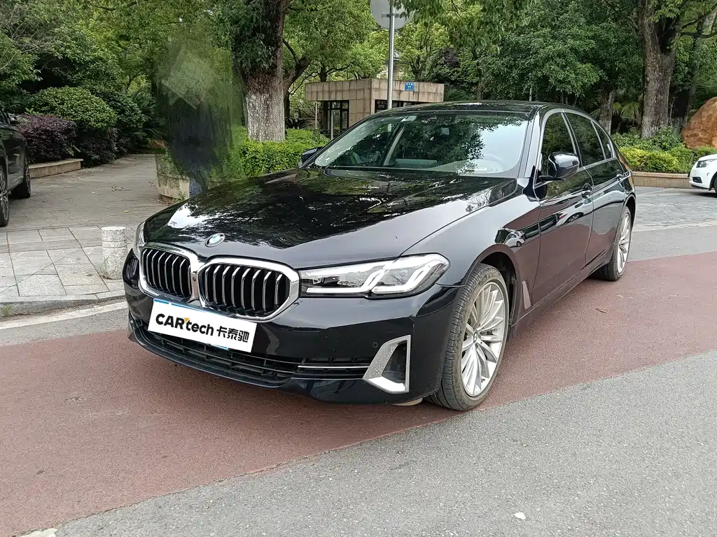BMW 5 Series 2023 — фото 1
