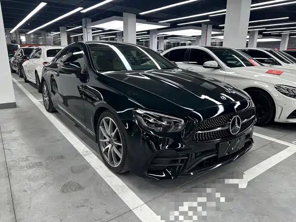 Mercedes-Benz E-Class 2022