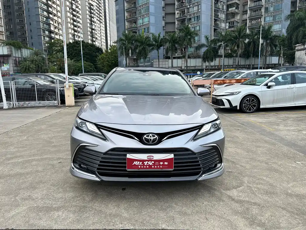 Toyota Camry 2021 — фото 8