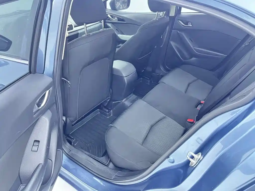 Mazda 3 Axela 2015 — фото 11