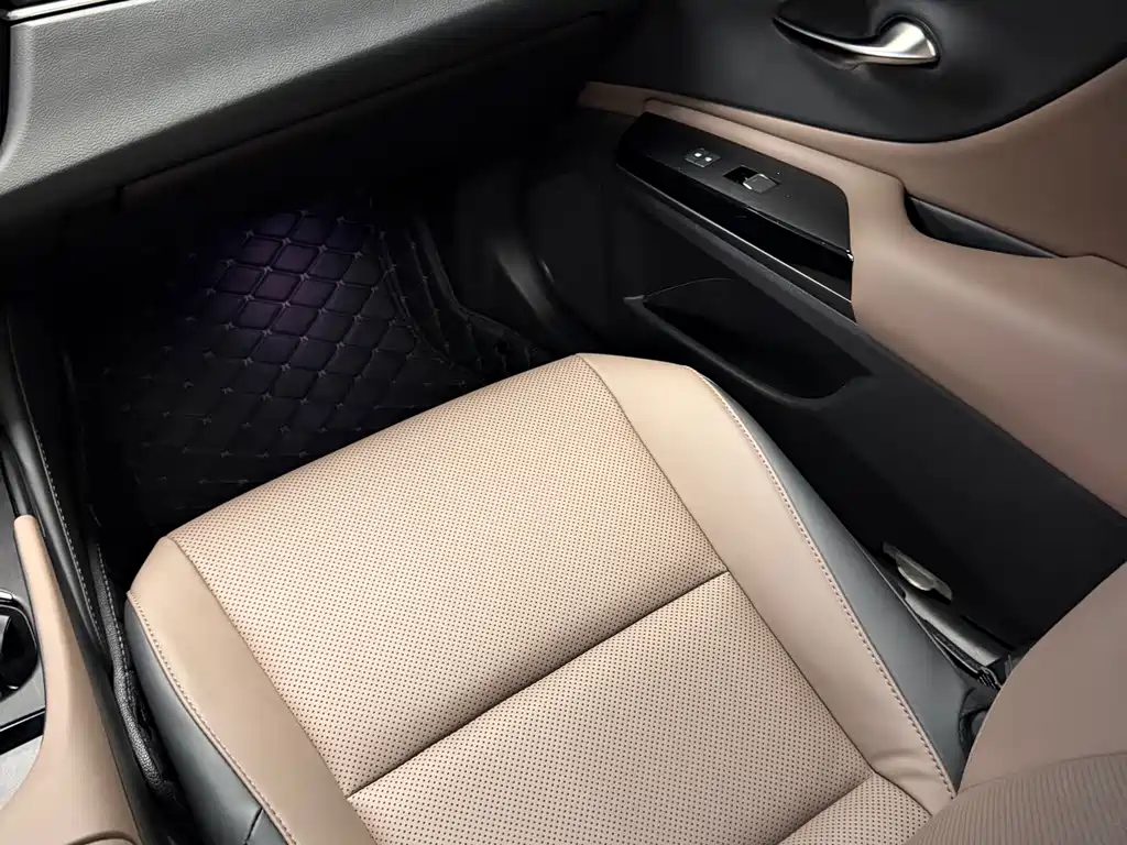 Lexus ES 2023 — фото 11