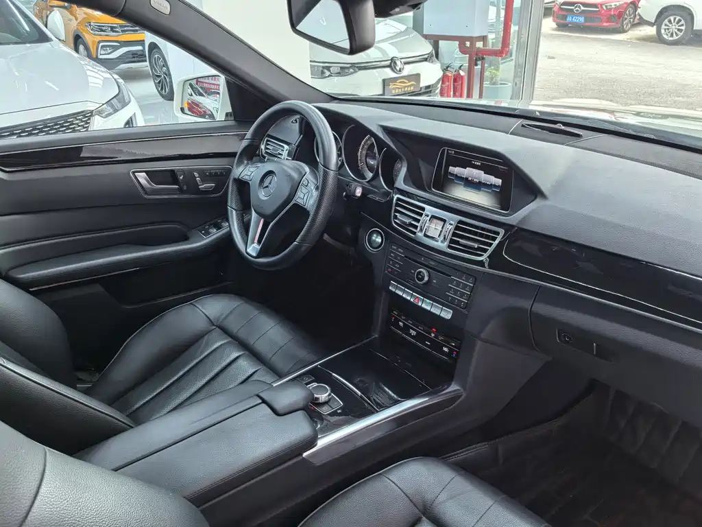 Mercedes-Benz E-Class 2015 — фото 13