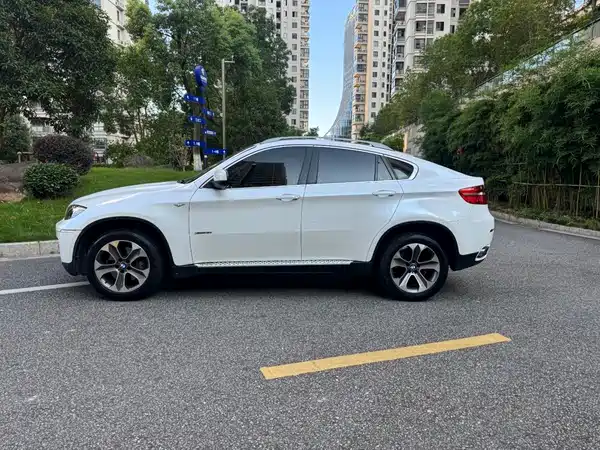 BMW X6 2011