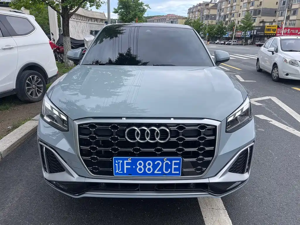 Audi Q2L 2022 — фото 2