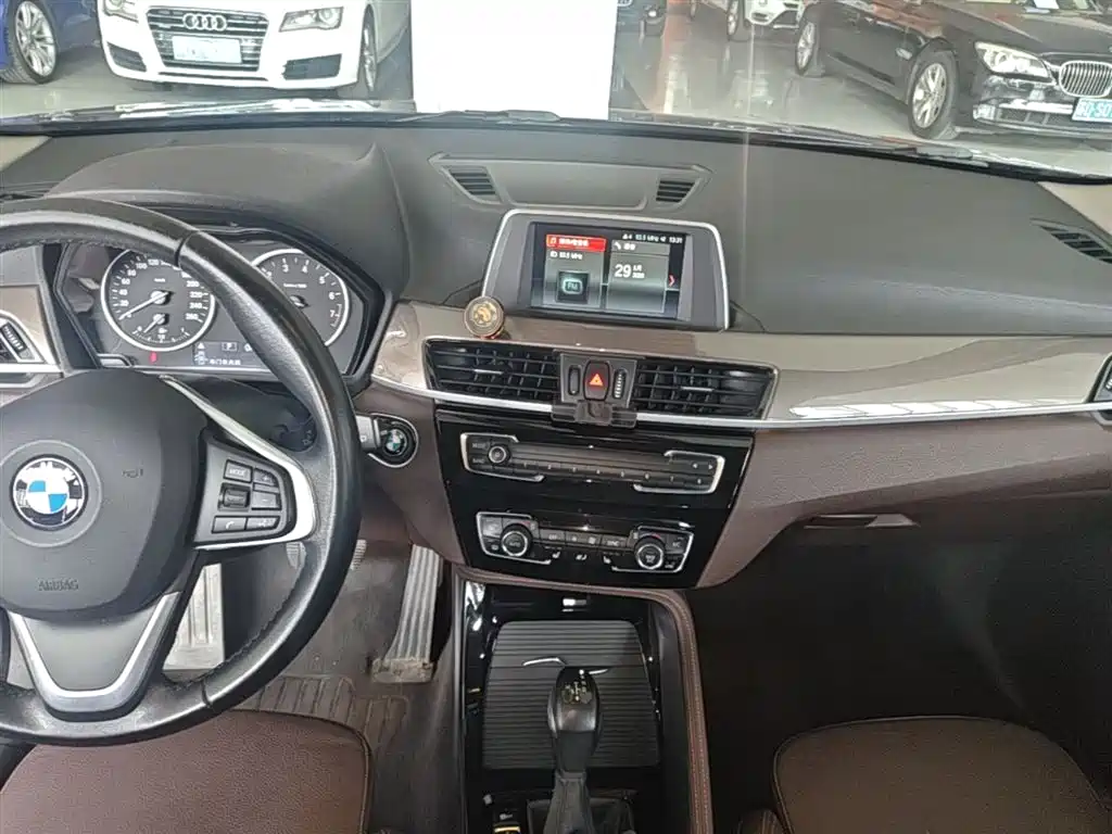 BMW X1 2018 — фото 13