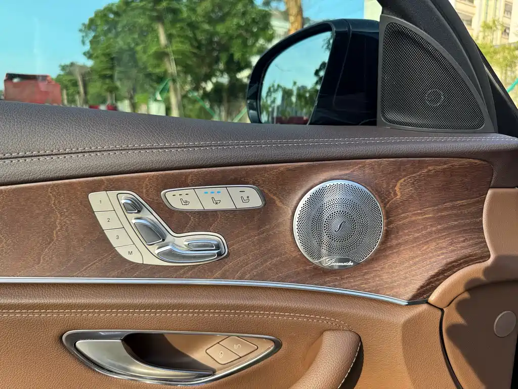 Mercedes-Benz E-Class 2020 — фото 14