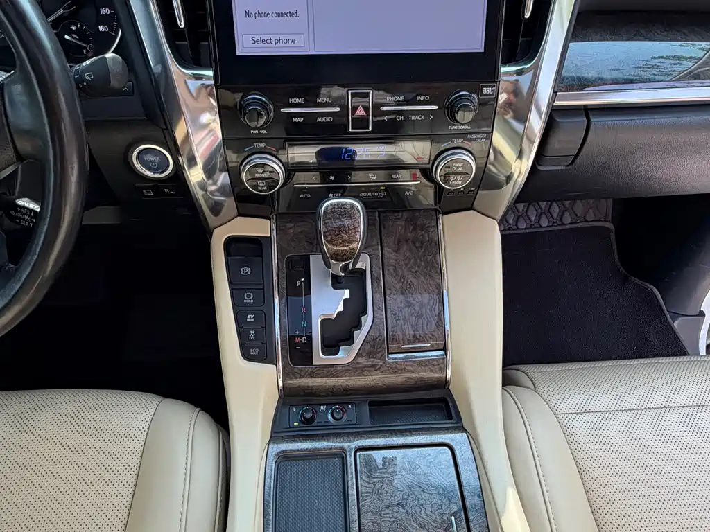 Toyota Alphard 2024 — фото 25
