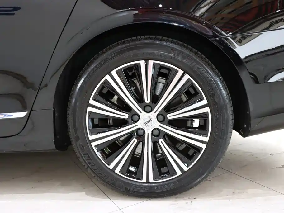 Volvo S90 2021 — фото 16