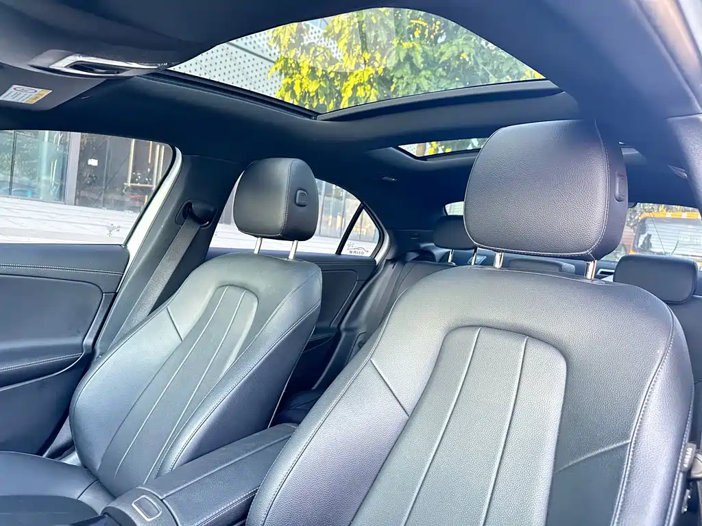 Mercedes-Benz A-Class 2022 — фото 8