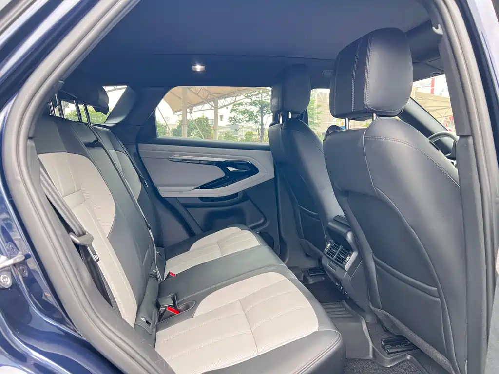 Land Rover Evoque 2021 — фото 15