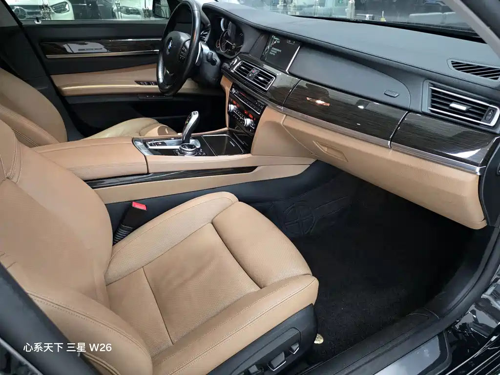 BMW 7 Series 2014 — фото 15