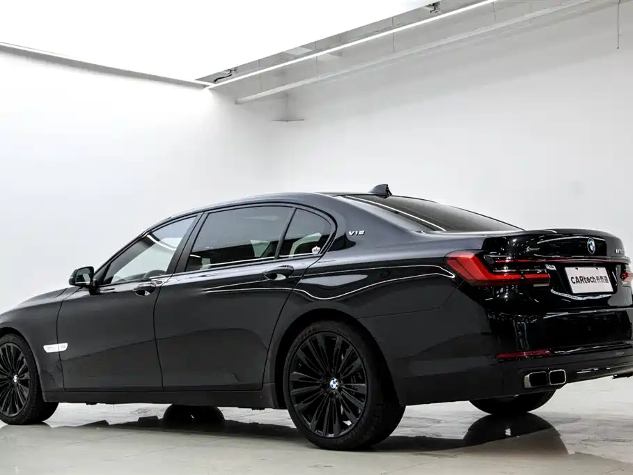 BMW 7 Series 2013 — фото 4
