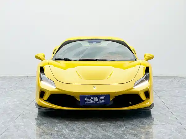 Ferrari F8 2021