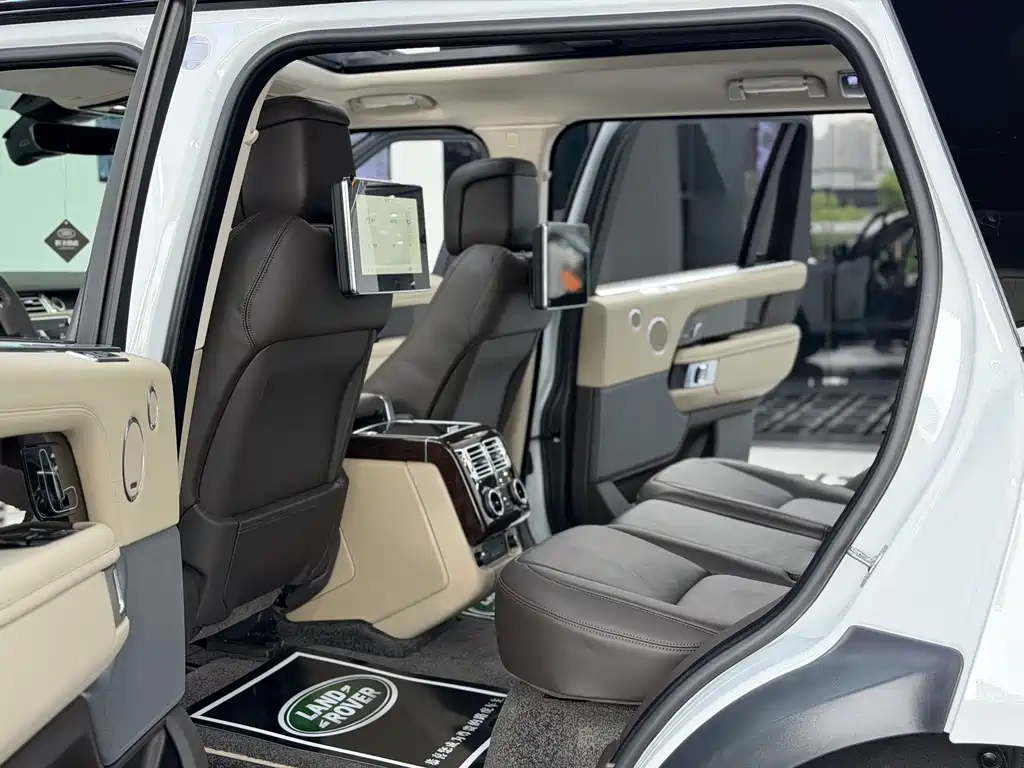 Land Rover Range Rover 2021 — фото 11