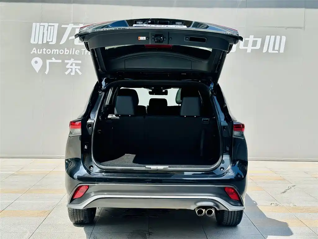 Toyota Crown Kluger 2023 — фото 17