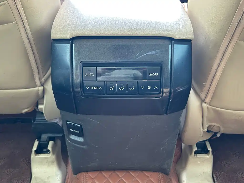 Toyota Prado 2017 — фото 11