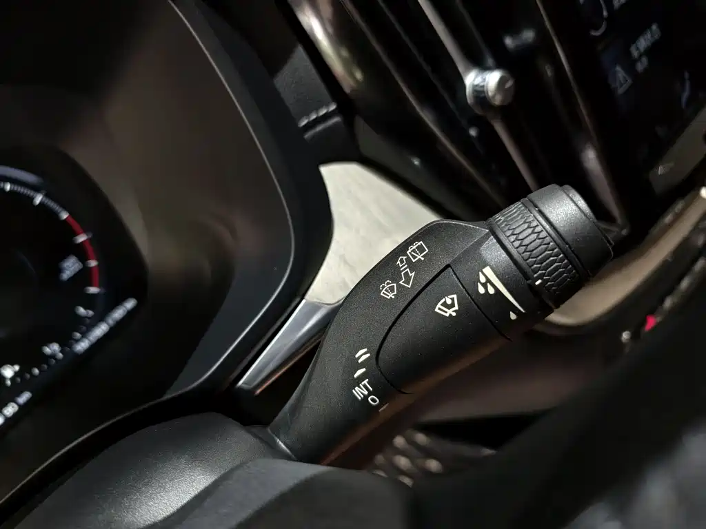 Volvo XC60 2020 — фото 10