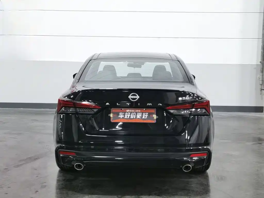 Nissan Teana 2024