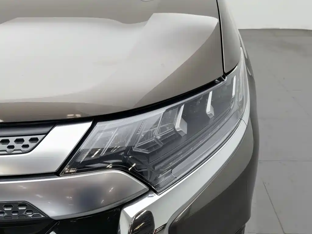 Mitsubishi Outlander 2019 — фото 7