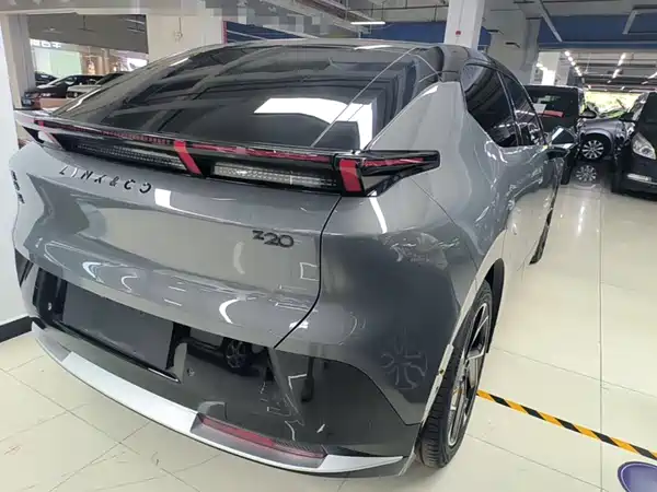 Lynk & Co Z20 2025