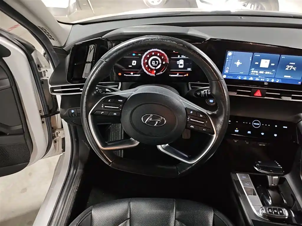 Hyundai Elantra 2021 — фото 7